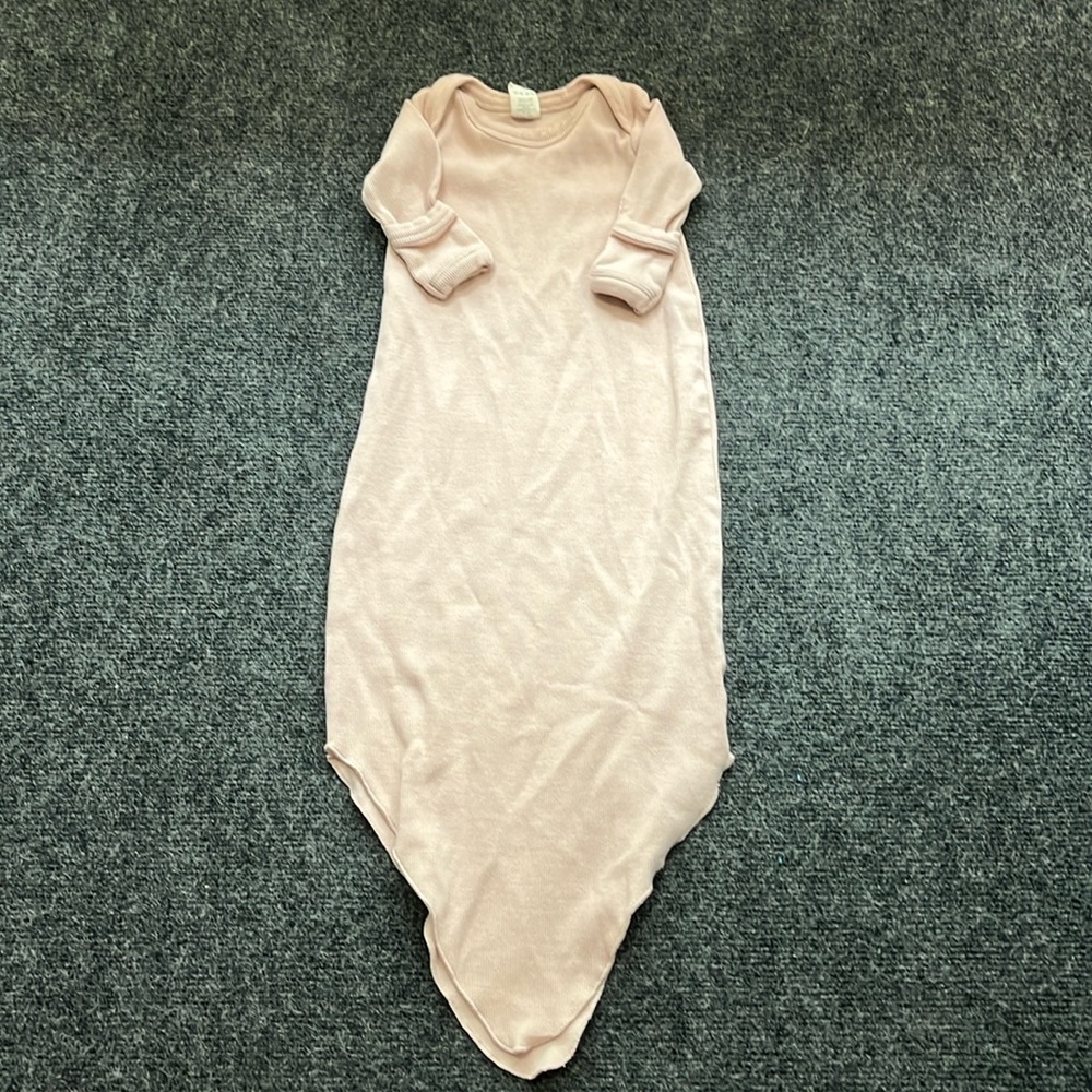 Kate Quinn organic cotton pink knotted sleeper Sz 0-3m euc bundle to save